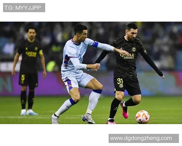 探寻耀眼足球明星背后的故事与成就揭秘